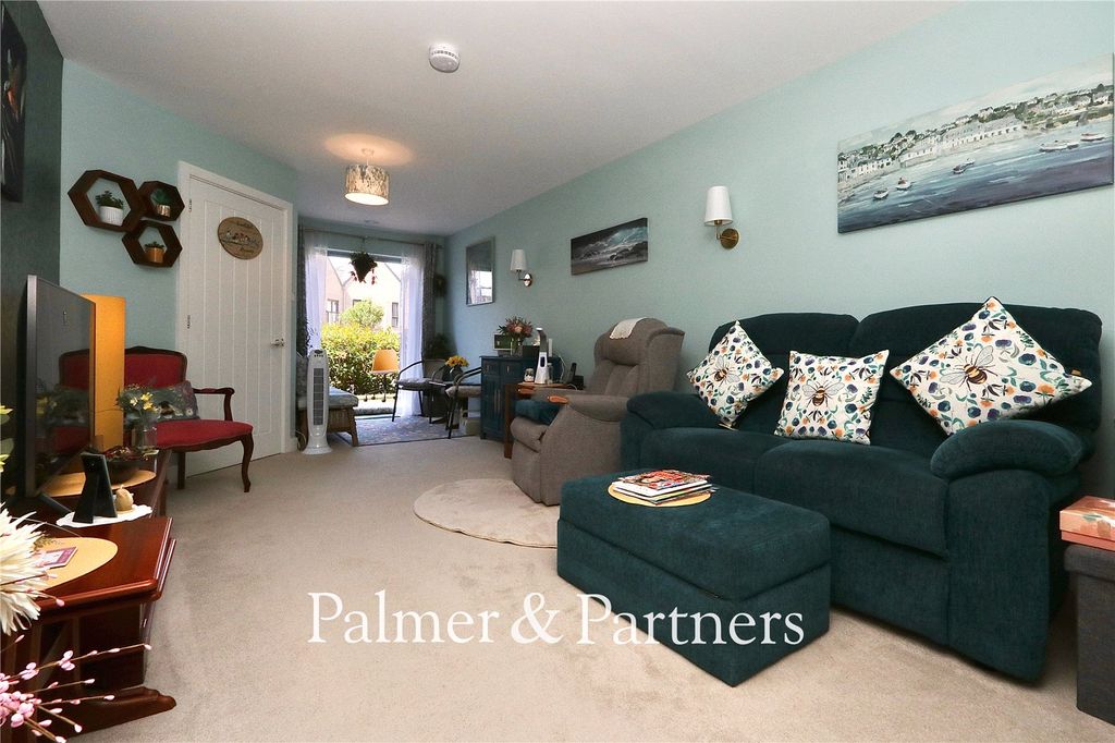 Additional image 4 of 2 bed flat for saleLower Brook Street, Ipswich, Suffolk IP4