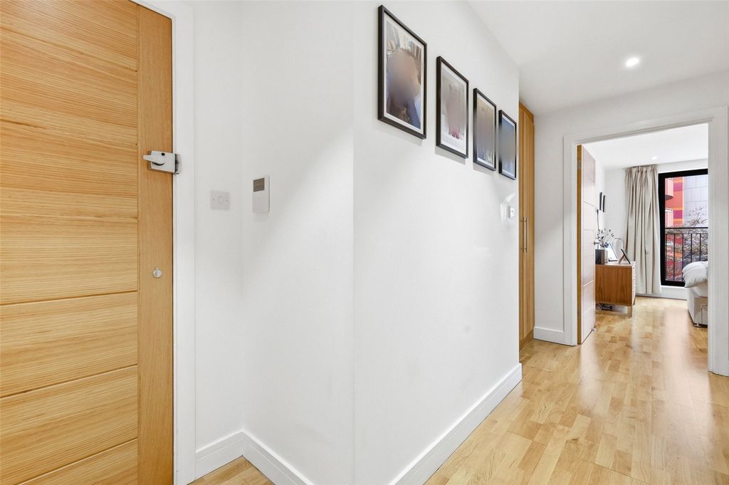 Property photo 3 of 20 Picture No. 22