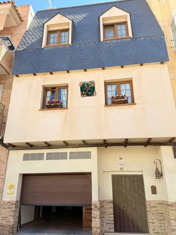 Property photo 3 of 46