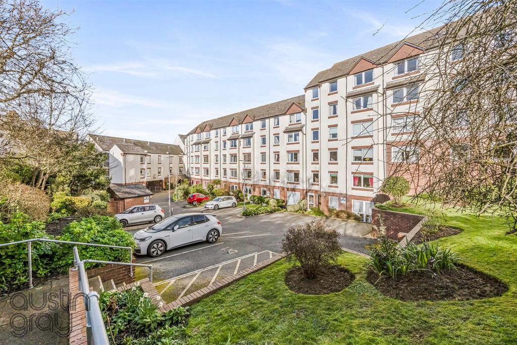 Property photo 2 of 14 Dyke Road, Homelees House, 13-012.Jpg