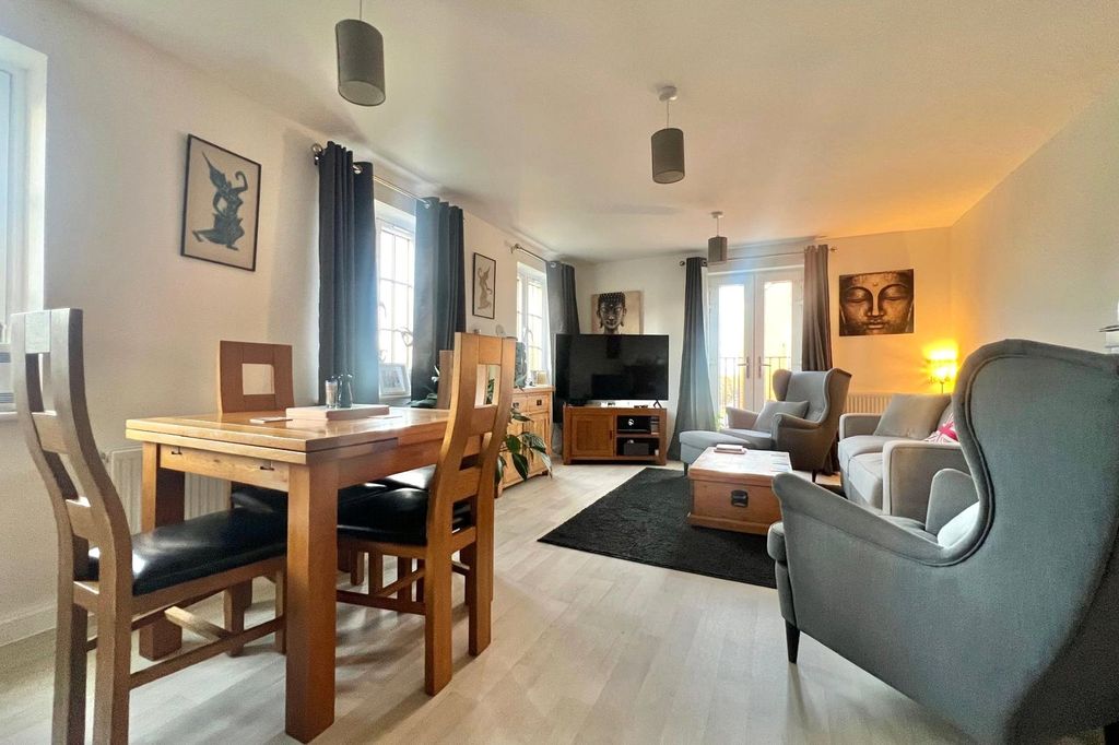 Property photo 3 of 13 Picture No. 10