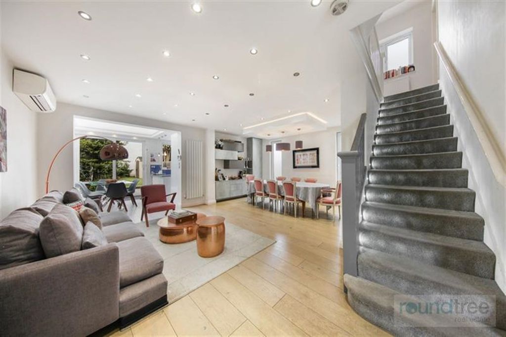 Property photo 1 of 15 (Main)