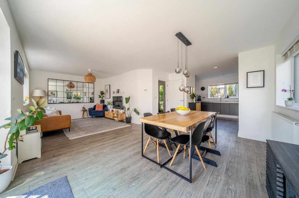 Property photo 2 of 23 1492924-13-6A510A...