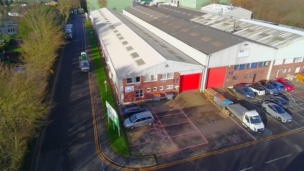 Property photo 2 of 11 Ashford Industrial Estate  Unit 17 1.Jpg