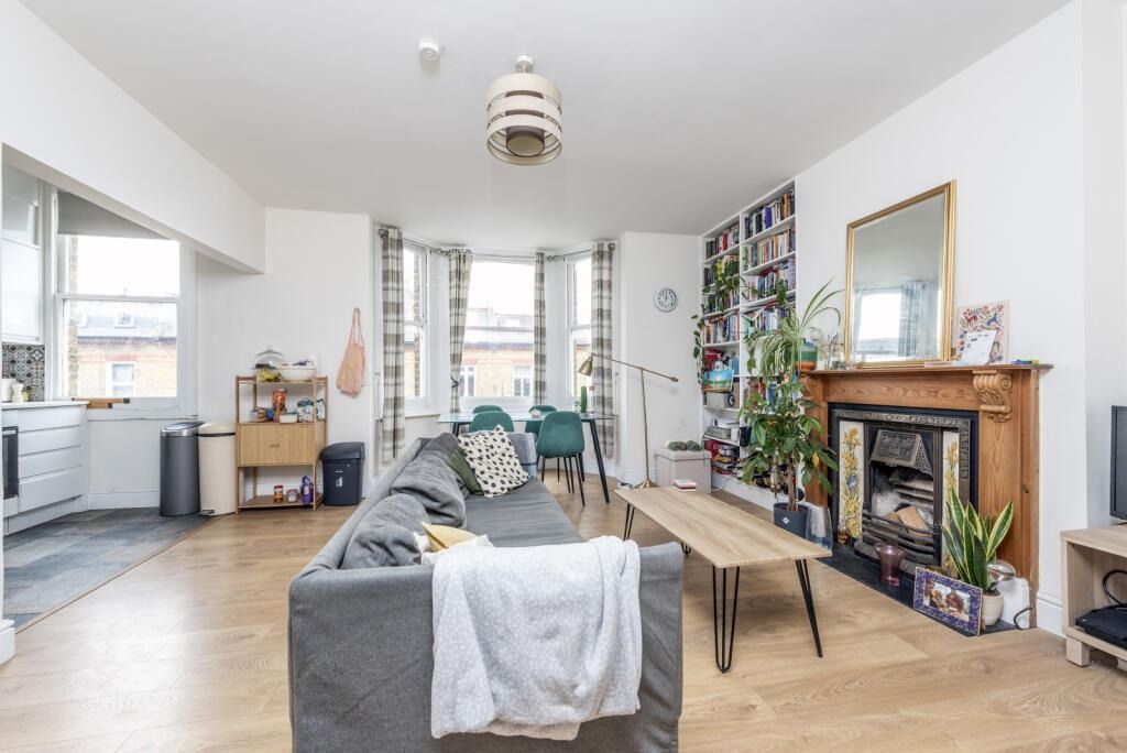 Property photo 3 of 11