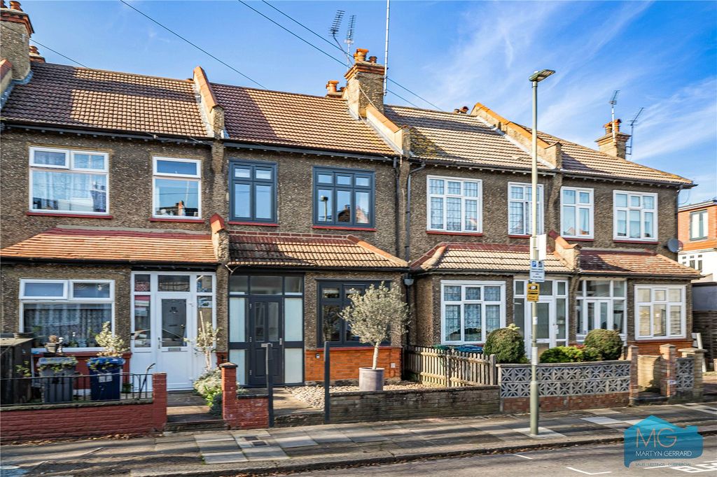 Property photo 1 of 27 Picture No. 32