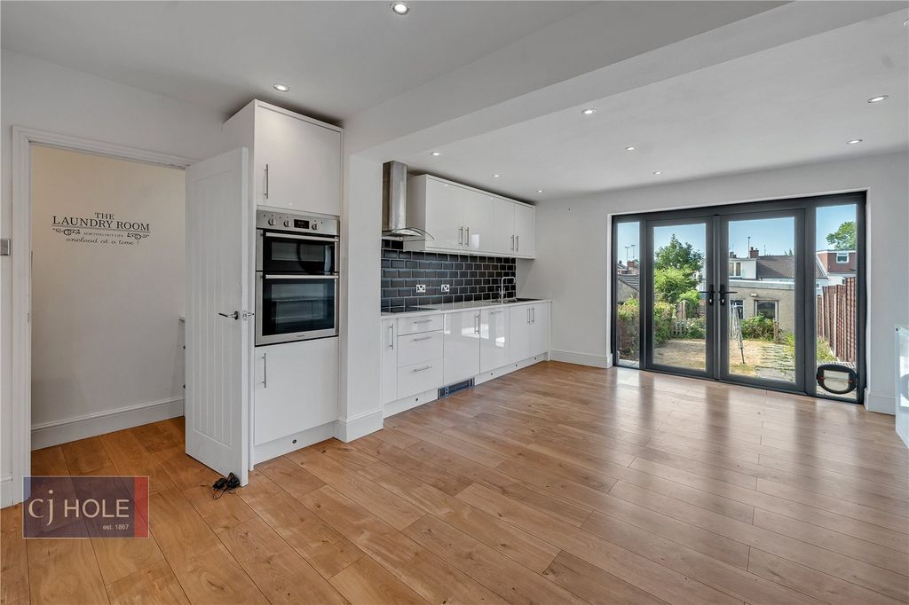 Property photo 1 of 14 Picture No. 08