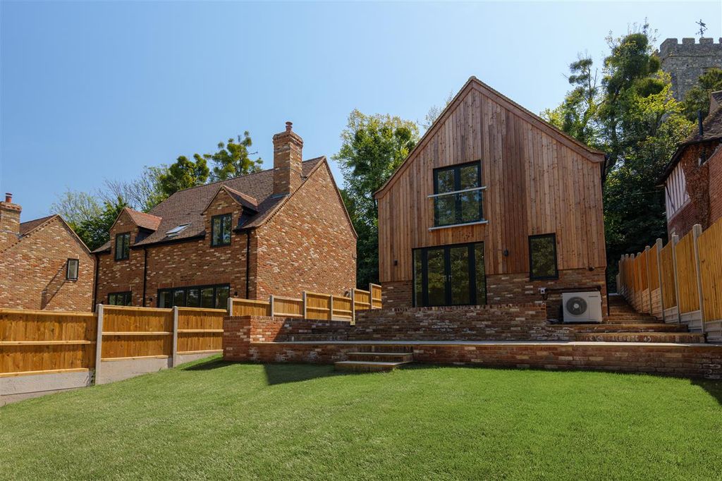 Property photo 2 of 13