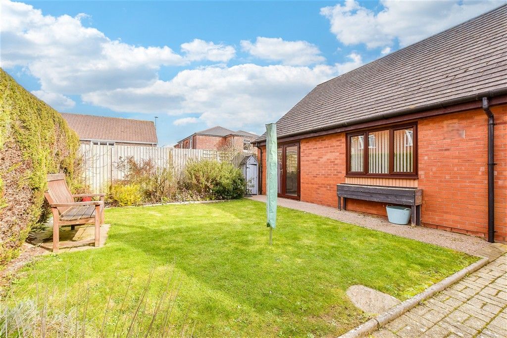 Property photo 1 of 6 Front Garden*