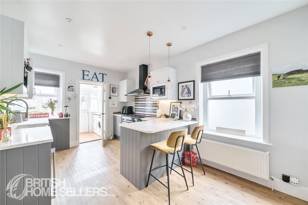 Property photo 3 of 24 Picture No. 13