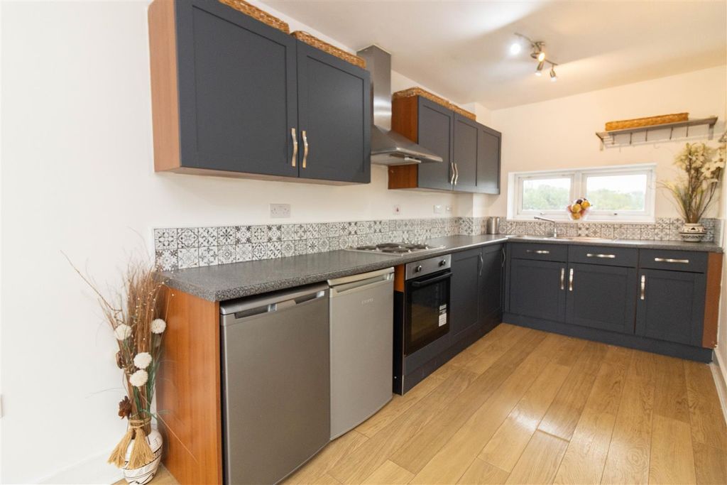 Property photo 3 of 15 Kitchen