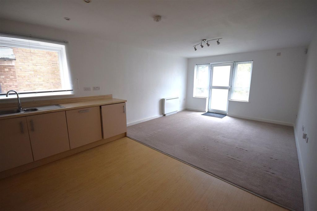 Property photo 3 of 8 Living Area