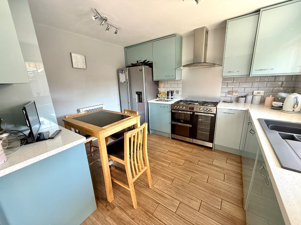 Property photo 2 of 43 4279084