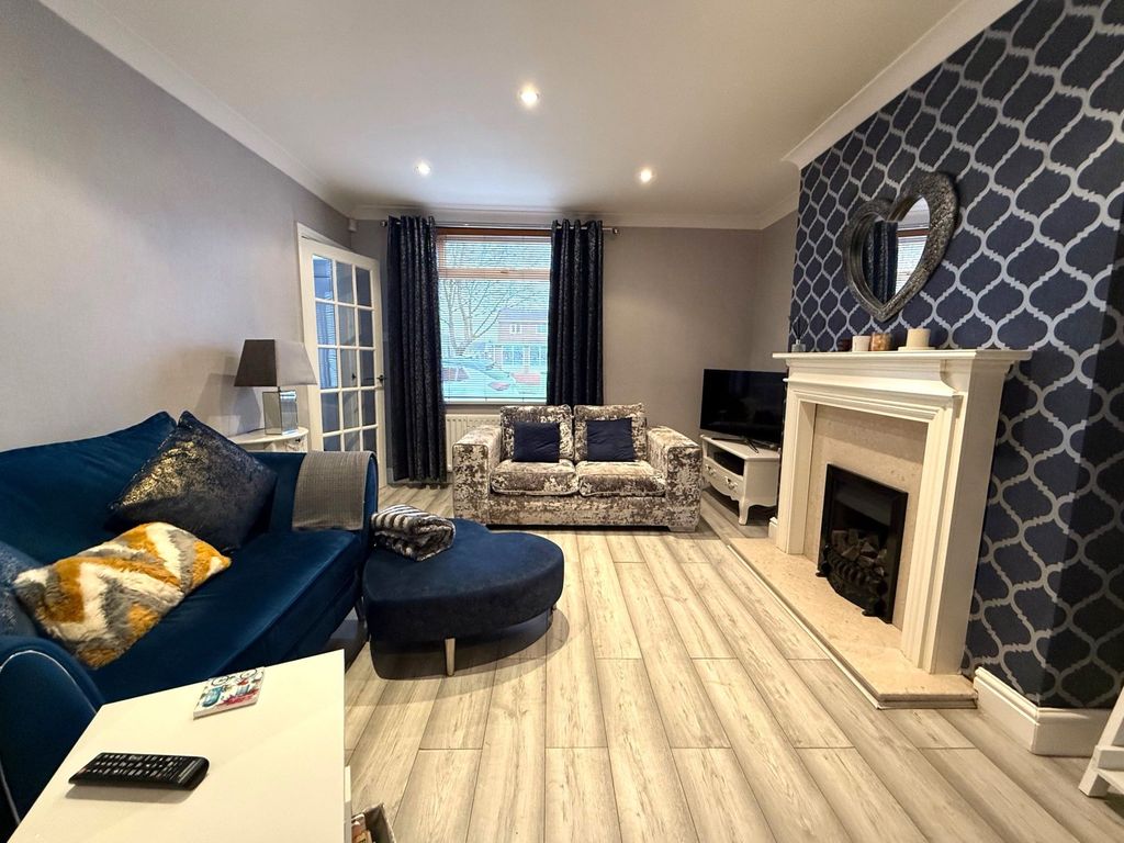 Property photo 2 of 10 Photograph 2