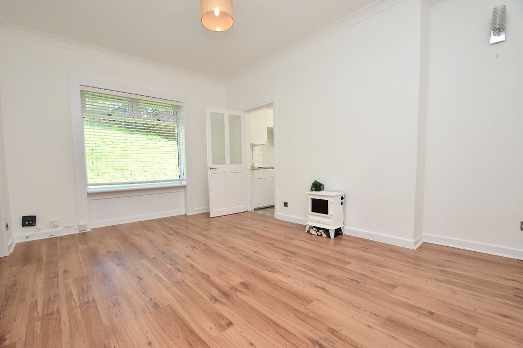 Property photo 2 of 21 5124243