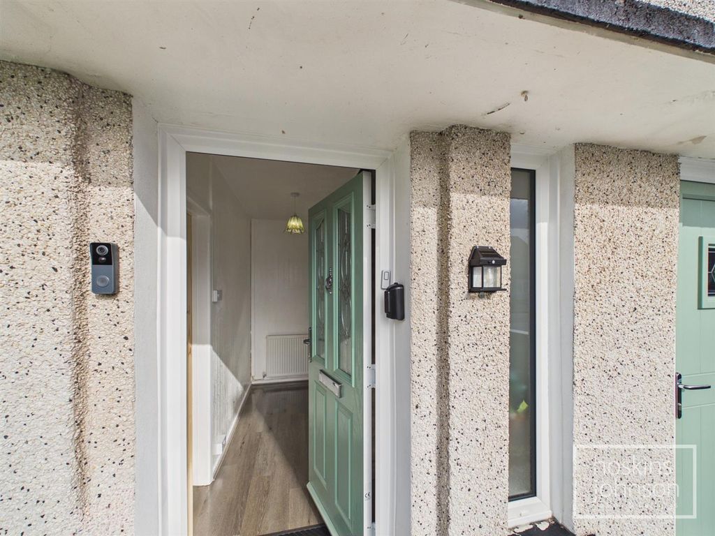 Property photo 2 of 26 Entrance Hall