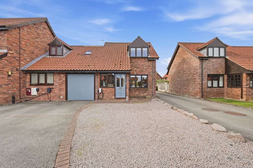 Property photo 2 of 17 Picture No. 05