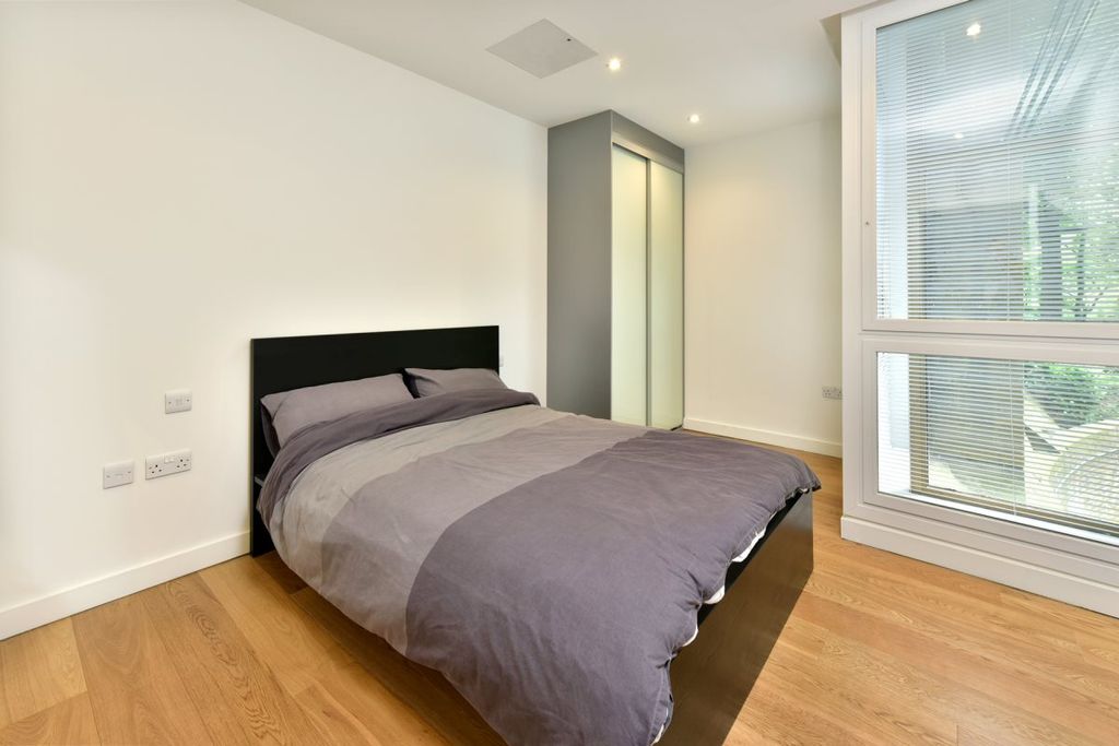 Property photo 2 of 6 Photo 02