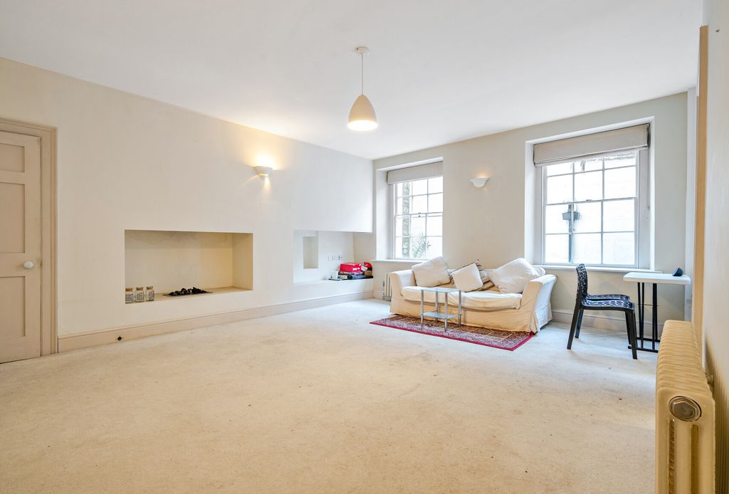 Property photo 3 of 14 1306484-13-684Ac2...