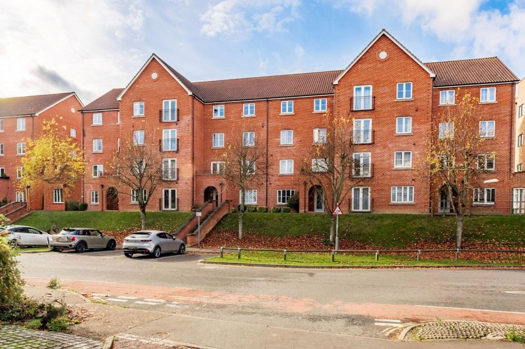 Property photo 1 of 14