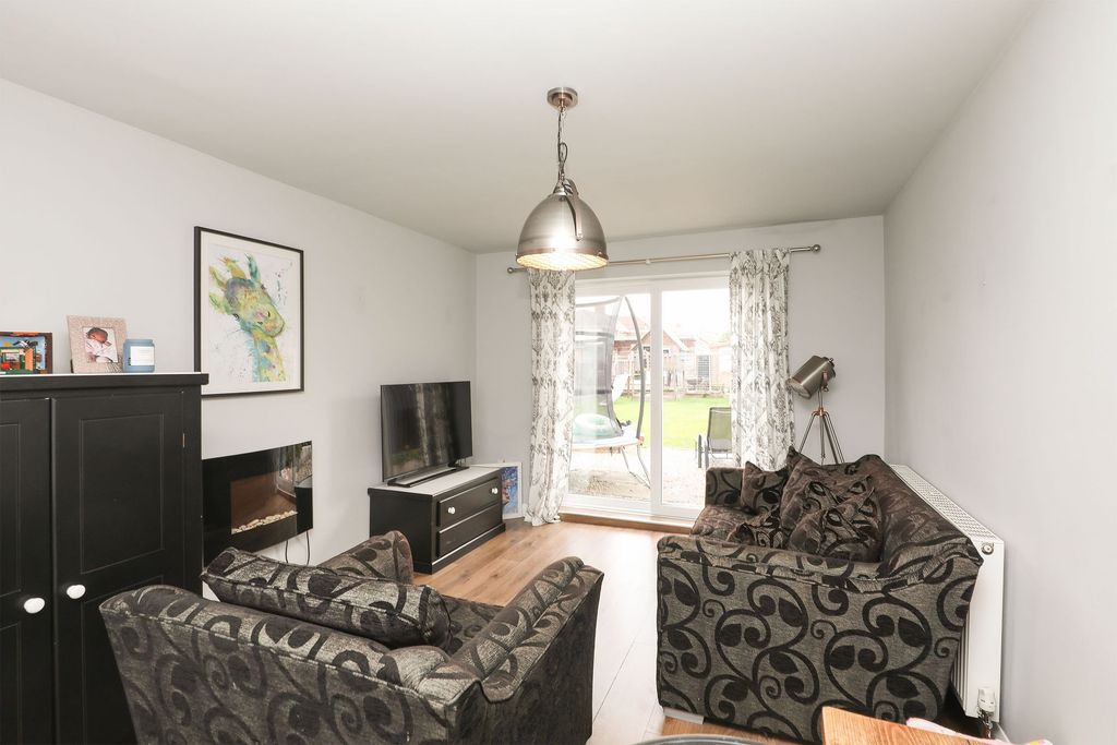 Property photo 3 of 21