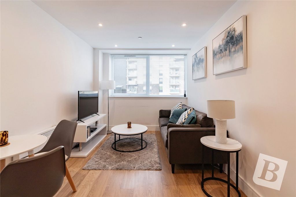 Property photo 2 of 15 Living Room