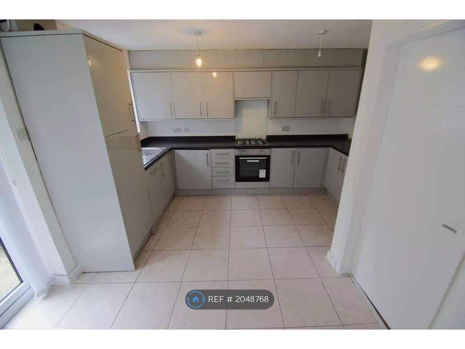Property photo 1 of 8 Kitchen