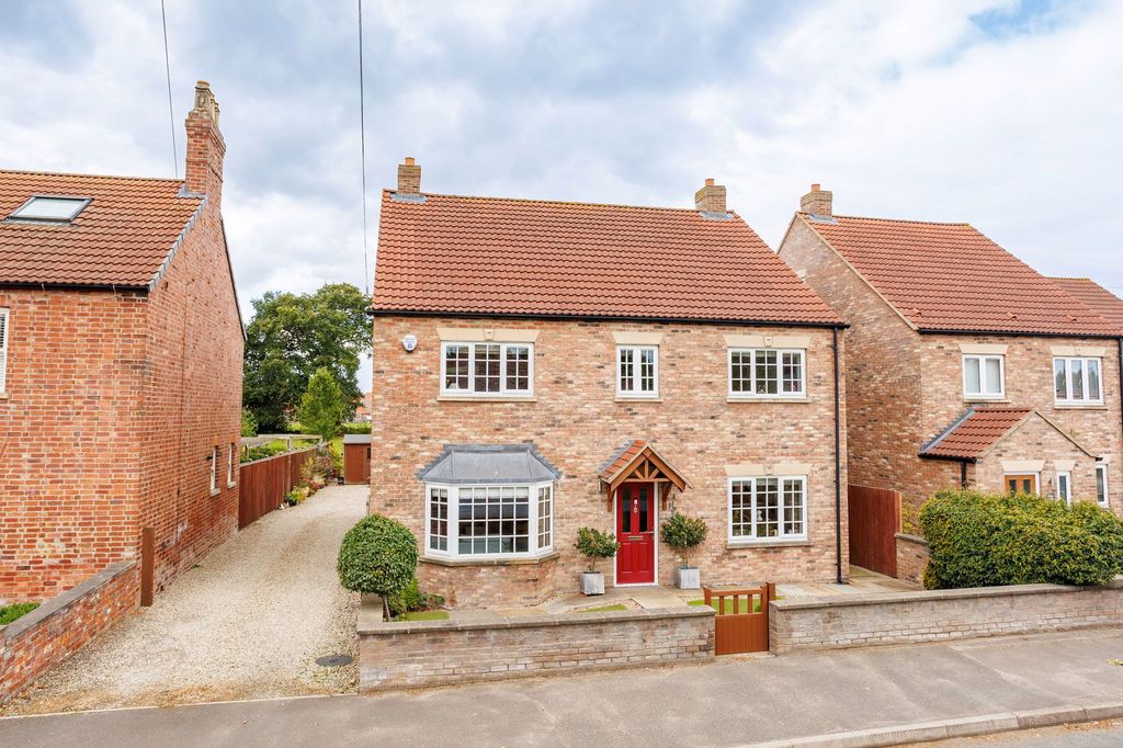 Property photo 1 of 25