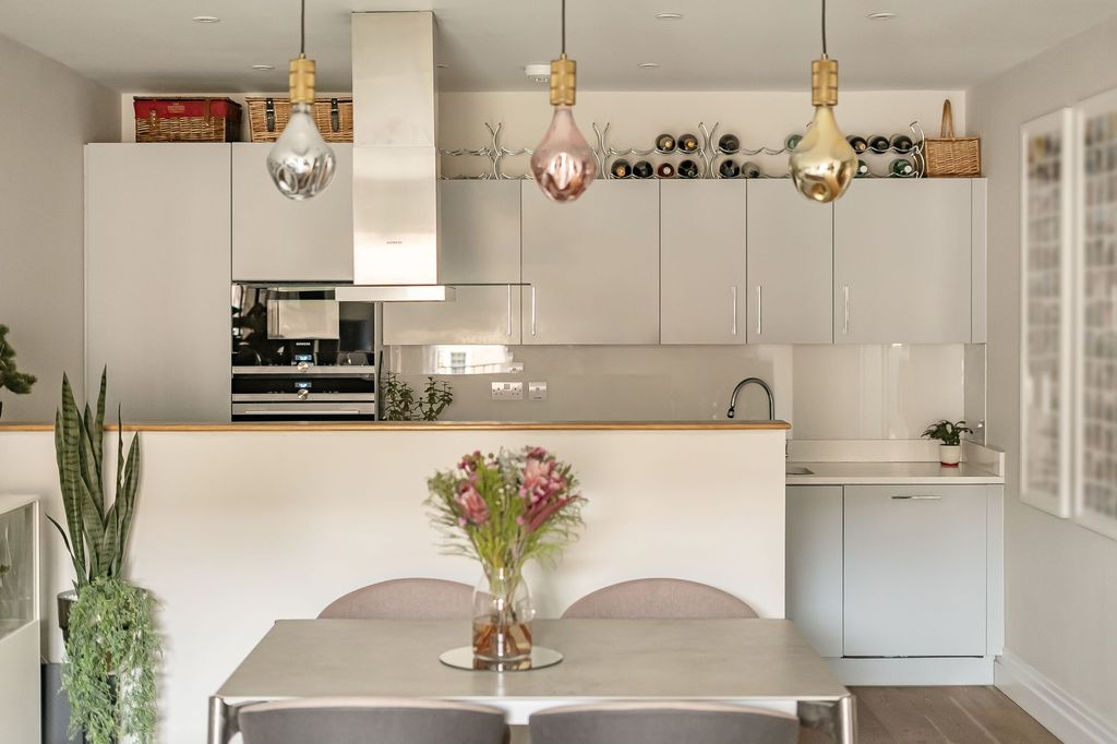 Property photo 3 of 16 Kitchen