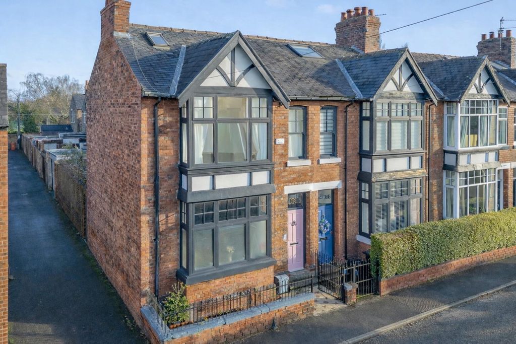 Property photo 1 of 19 Front External