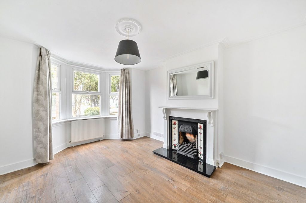 Property photo 2 of 14 Picture No. 04