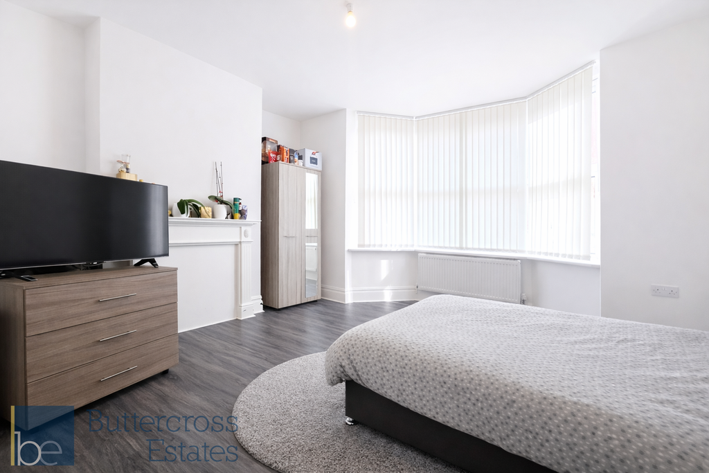 Property photo 2 of 5 Bedroom