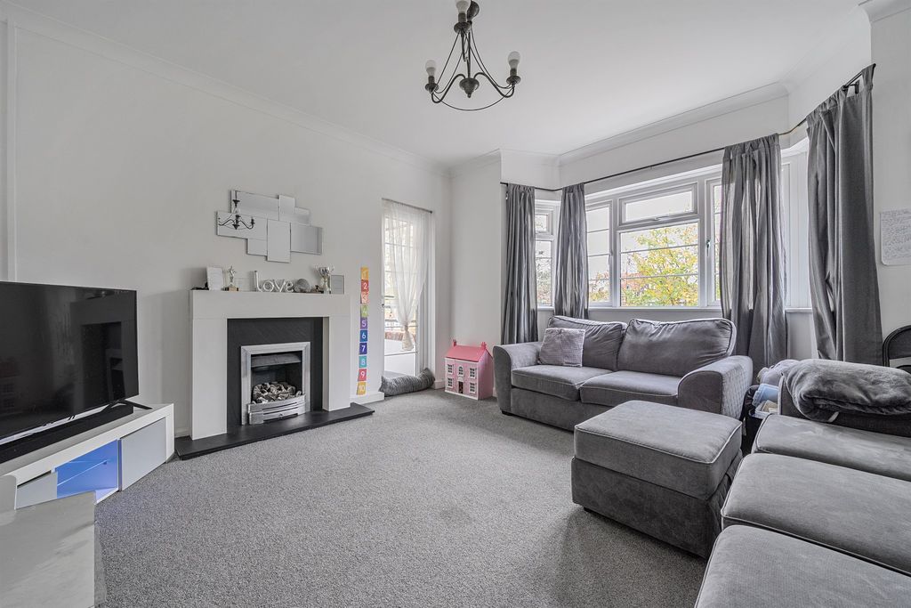 Property photo 2 of 12