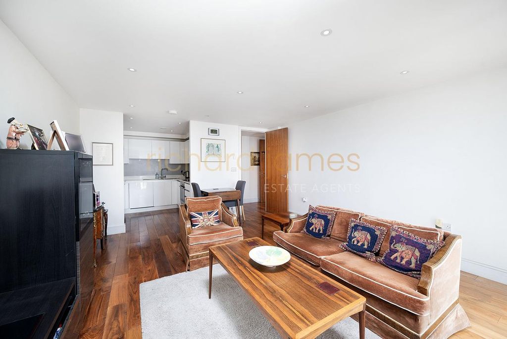 Property photo 3 of 12 W04.Jpg