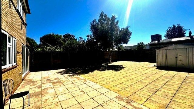 Property photo 2 of 15 Garden