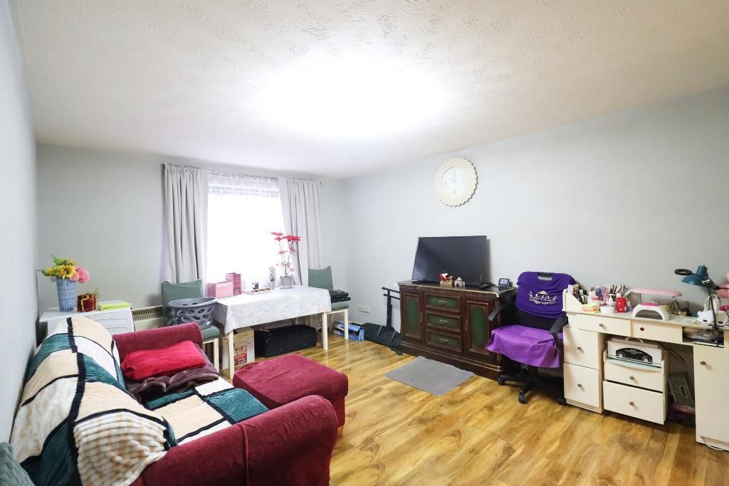 Property photo 2 of 8 Photo 2