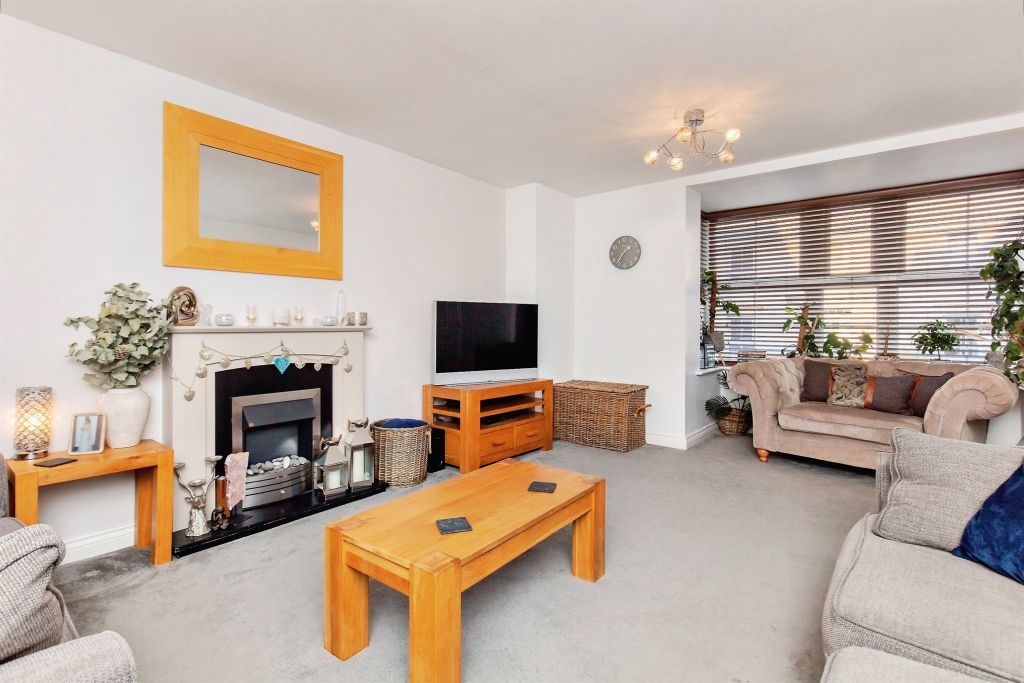 Property photo 3 of 27