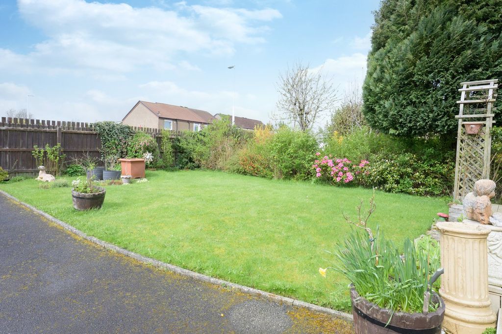 Property photo 3 of 41