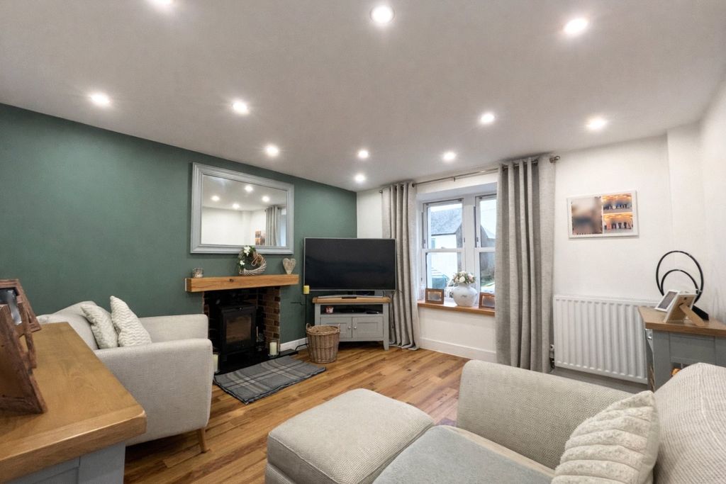 Property photo 2 of 24 Picture No. 13