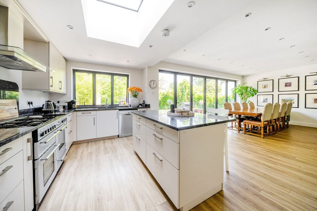 Property photo 2 of 19 Picture No. 08