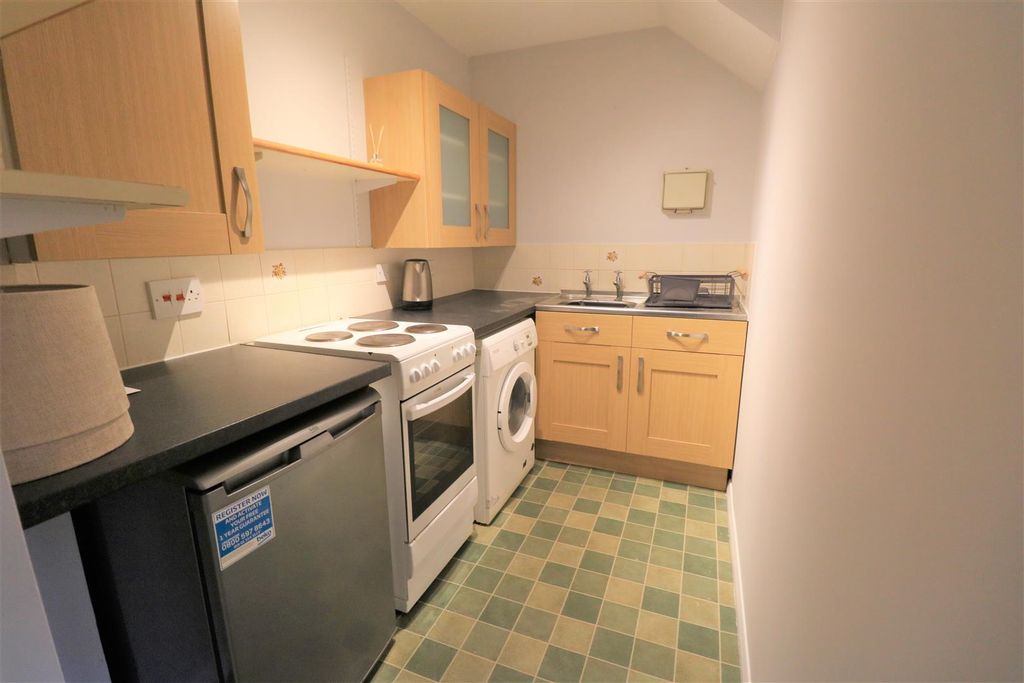 Property photo 3 of 6
