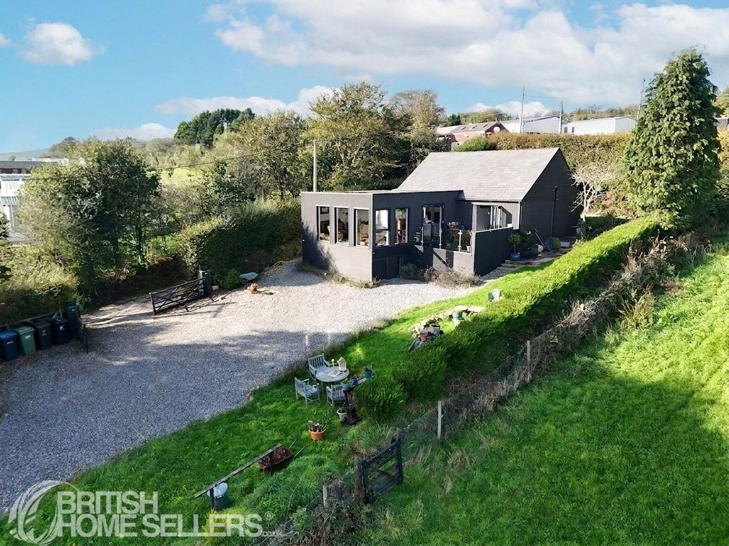 Property photo 2 of 14 Picture No. 16