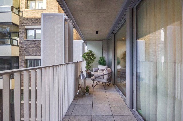 Property photo 3 of 17 Balcony