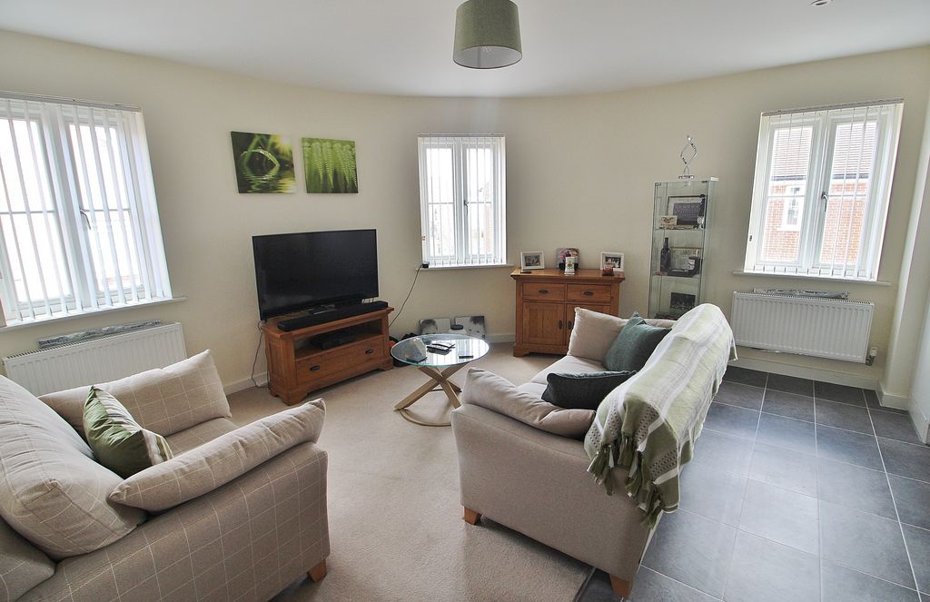 Property photo 3 of 11