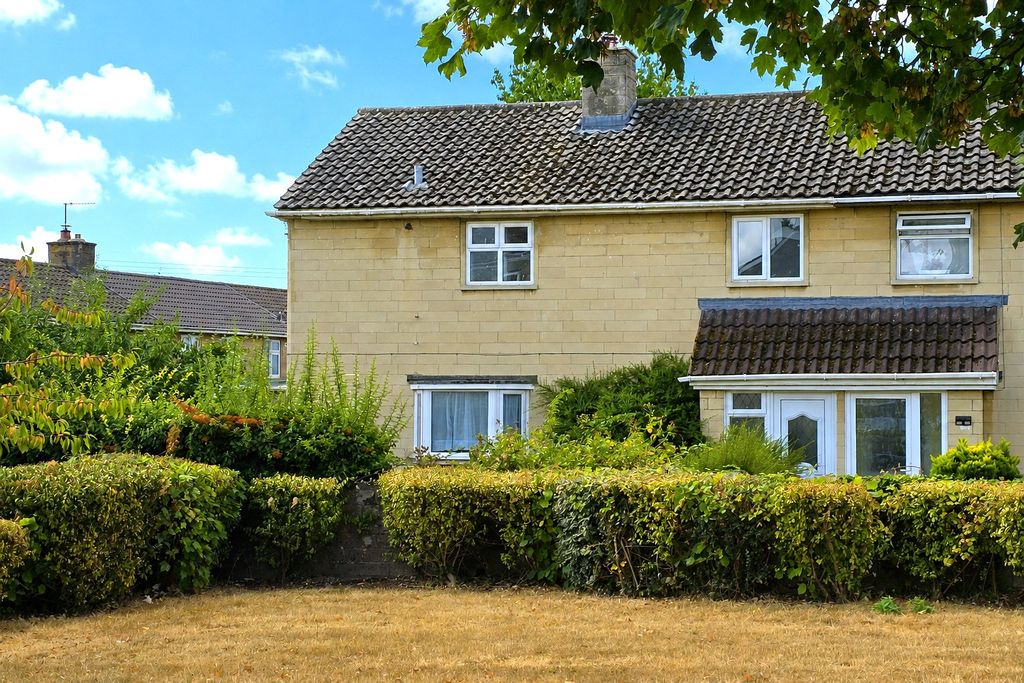 Property photo 1 of 18 External