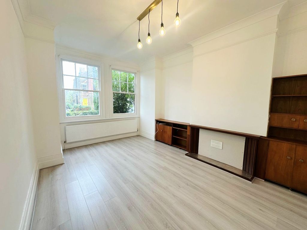 Property photo 2 of 11 Photo 7