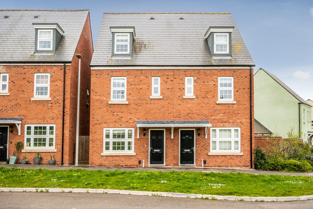 Property photo 1 of 23 Savoy Street