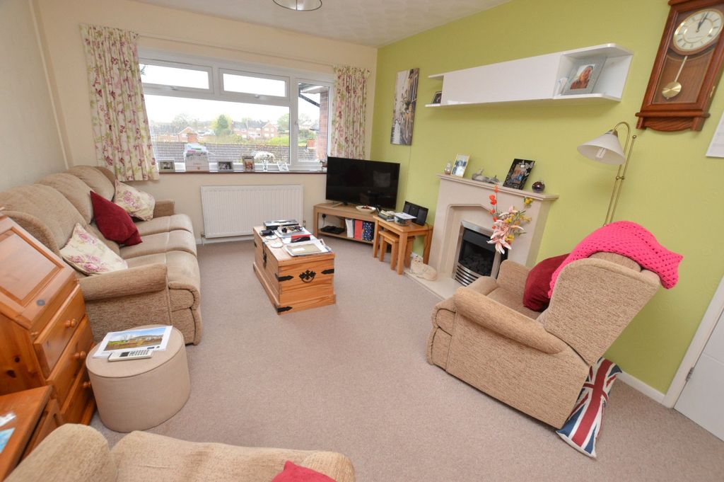 Property photo 2 of 12 Living Room