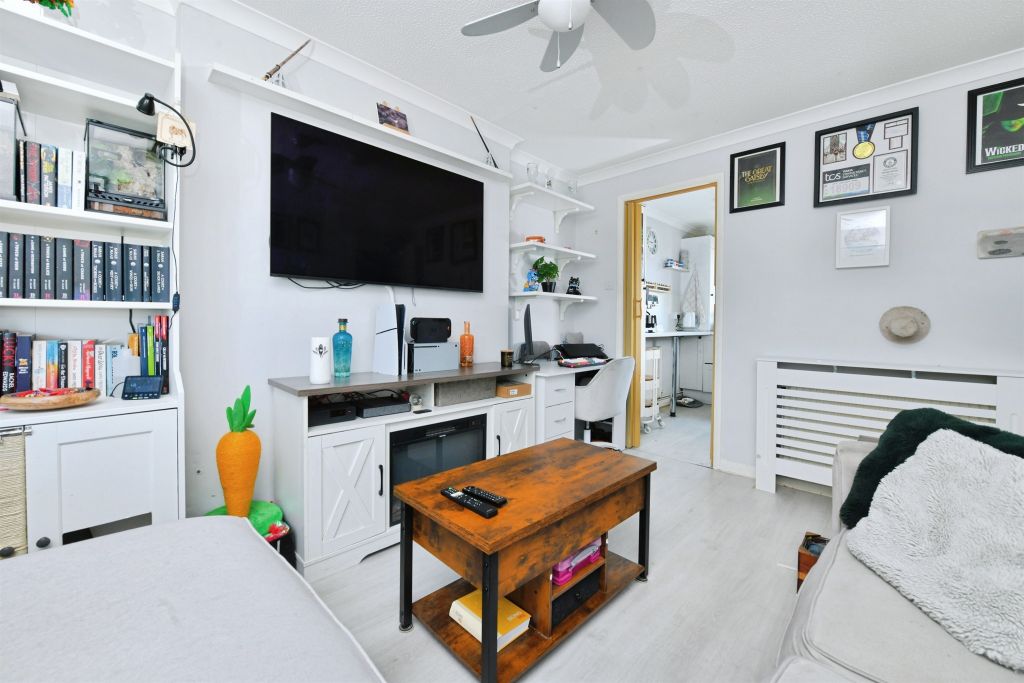 Property photo 3 of 17