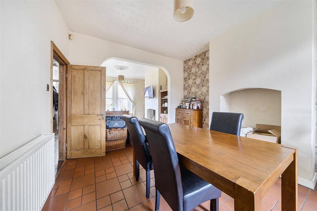 Property photo 3 of 18 Dining Area